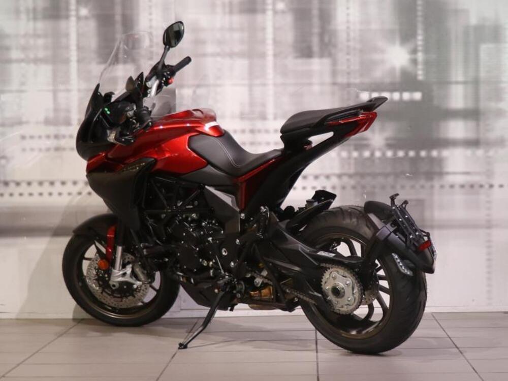 MV Agusta Turismo Veloce 800 Lusso (2021 - 22) (2)