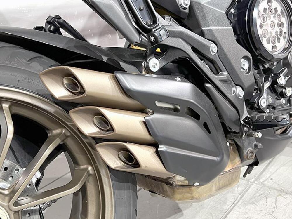 MV Agusta Turismo Veloce 800 Lusso SCS (2021 - 25) (4)