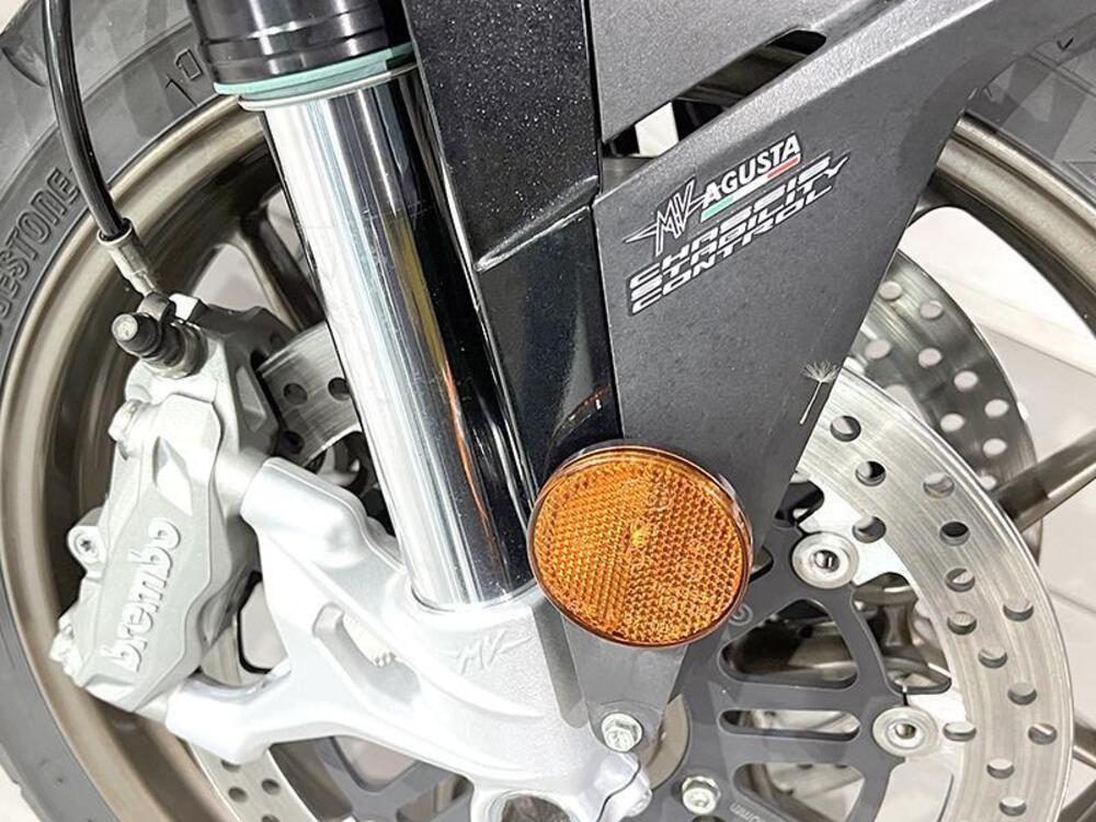 MV Agusta Turismo Veloce 800 Lusso SCS (2021 - 25) (5)