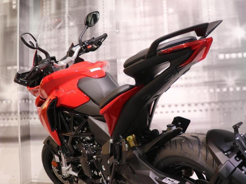 MV Agusta Turismo Veloce 800 Rosso (2021 - 23) (3)