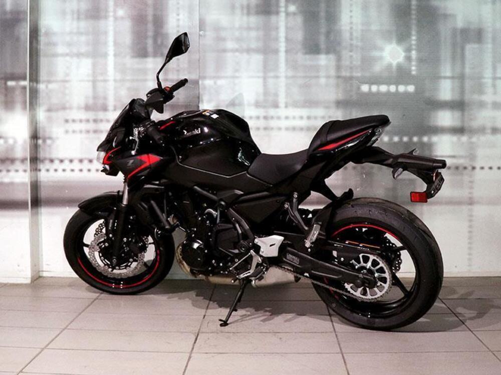 Kawasaki Z 650 (2021 - 24) (2)