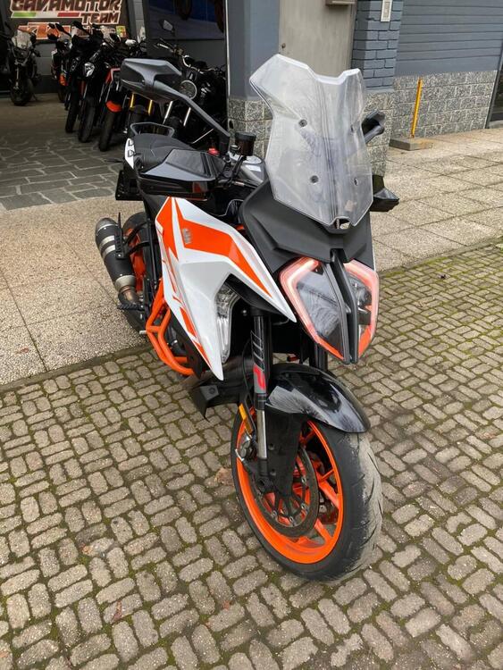 KTM 1290 Super Duke GT (2021) (2)