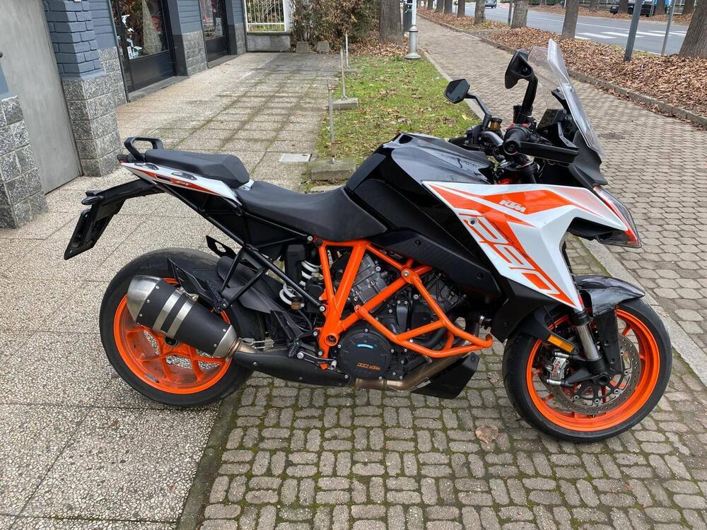 KTM 1290 Super Duke GT (2021)