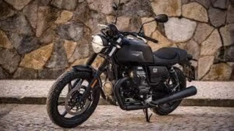 Moto Guzzi V7 Stone (2021 - 24)
