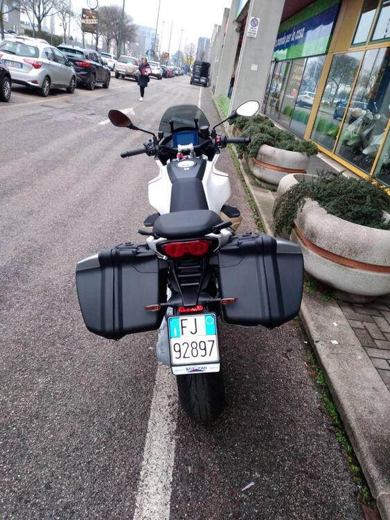 Moto Guzzi V100 Mandello (2023 - 24) (4)