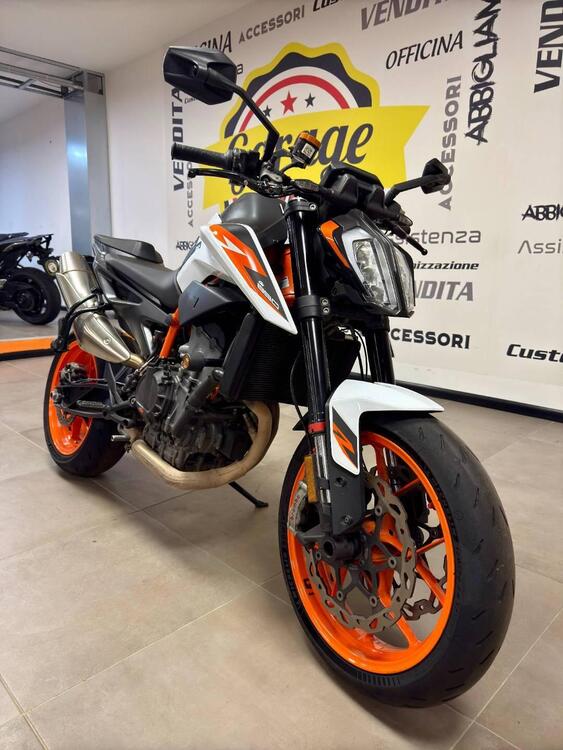 KTM 890 Duke R (2020) (2)