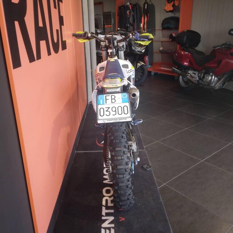 Husqvarna TE 300i (2023) (2)