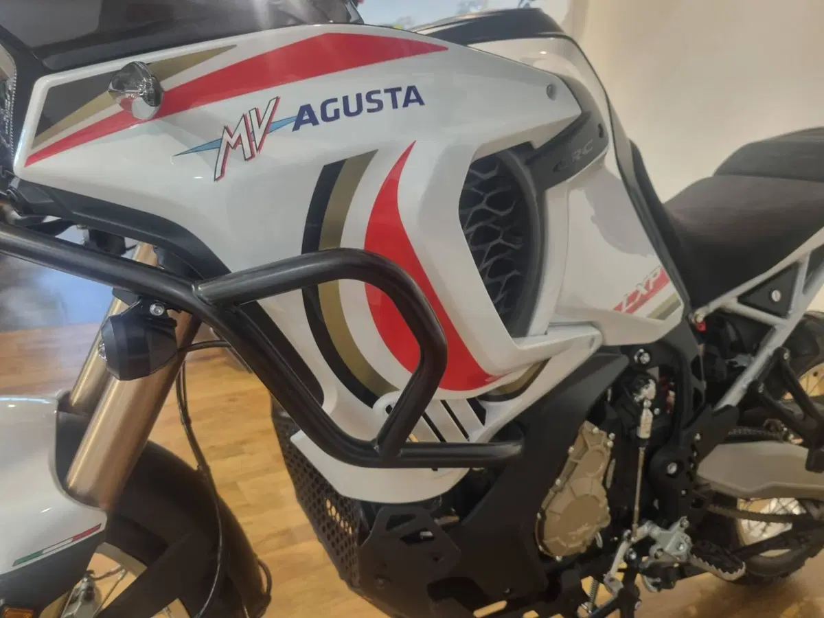 MV Agusta LXP Orioli (2024 - 26) (8)