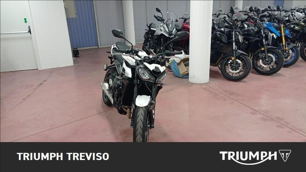 Triumph Street Triple 765 R (2023 - 25) (2)