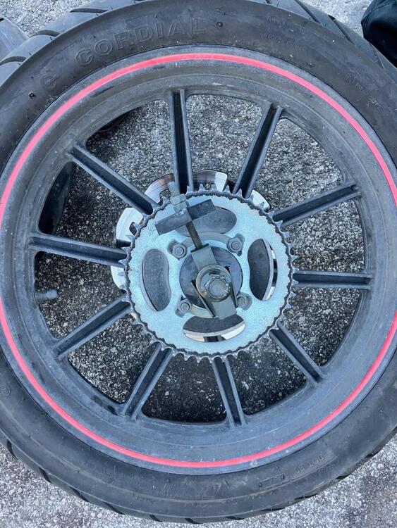 Motore KSR 125 euro 4 modello Naked con 2 ruote (5)