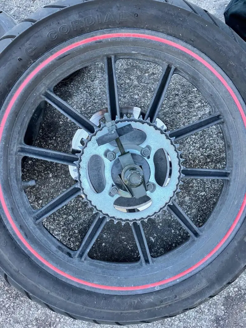 Motore KSR 125 euro 4 modello Naked con 2 ruote (5)