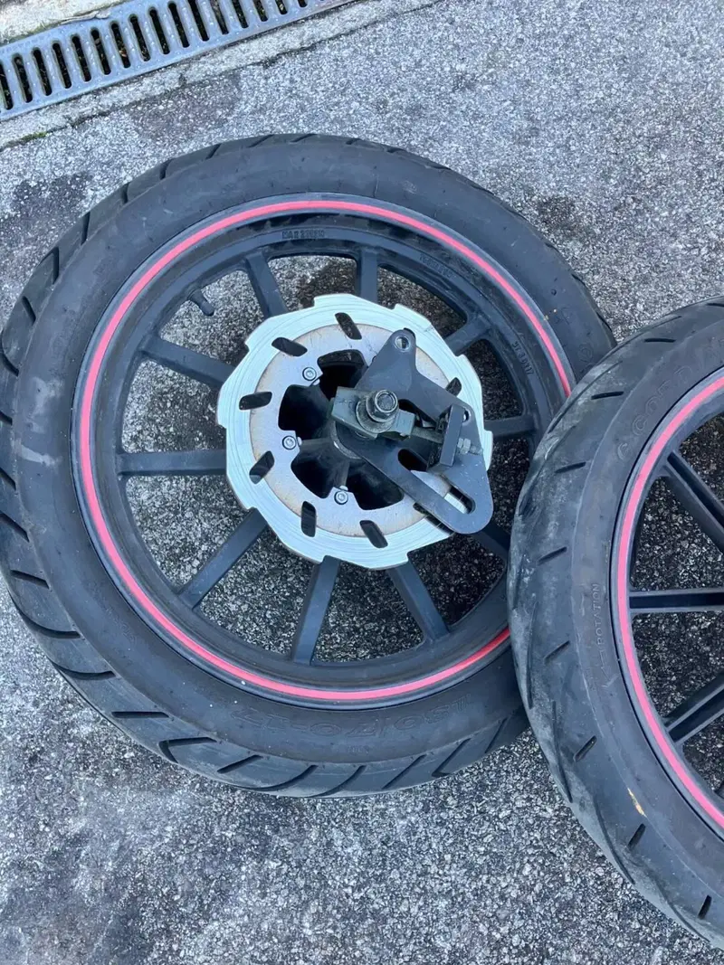 Motore KSR 125 euro 4 modello Naked con 2 ruote (6)