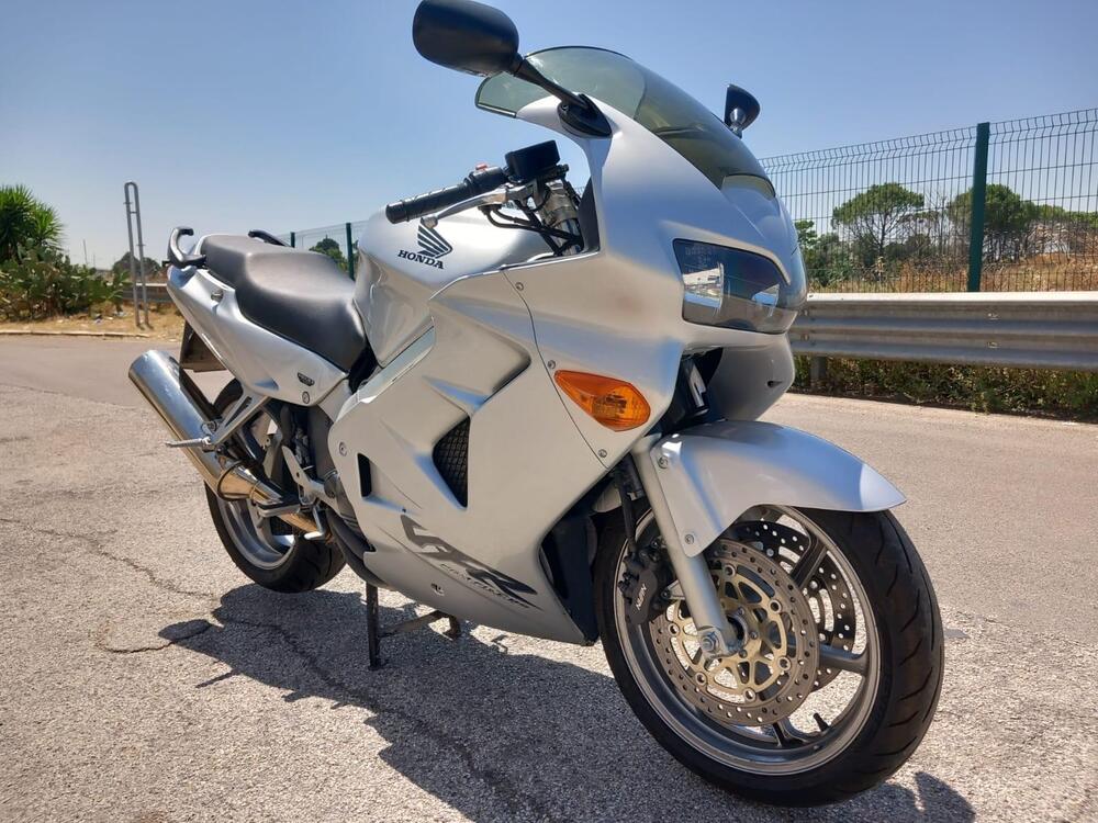 Honda VFR 800 (2002 - 05) (2)