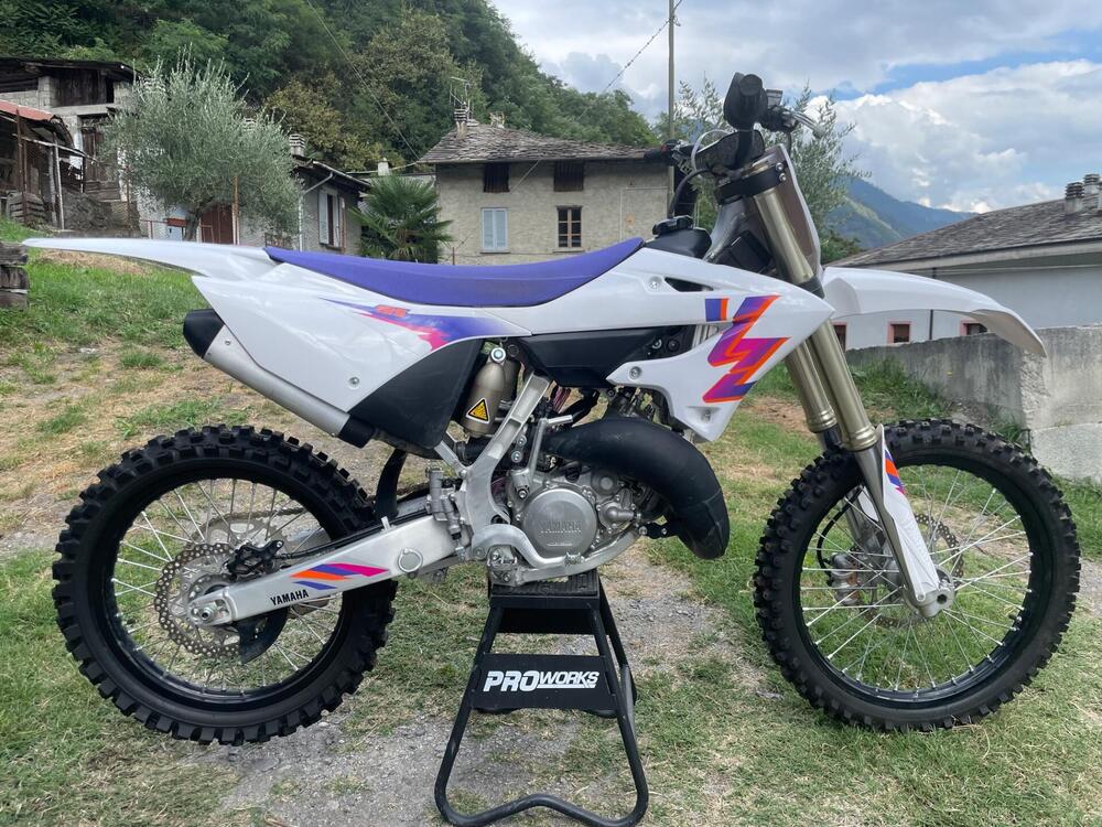 Yamaha YZ 125 50° Anniversario (2024) (4)