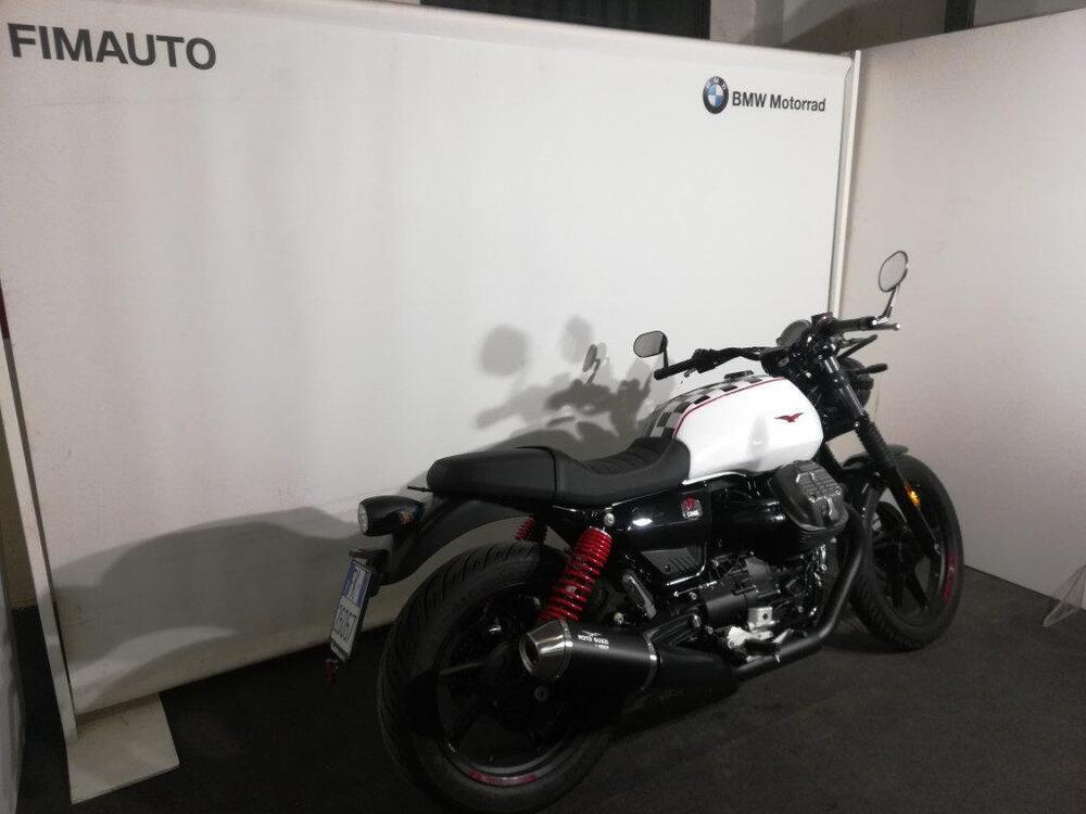 Moto Guzzi V7 Stone Ten (2024 - 25) (4)