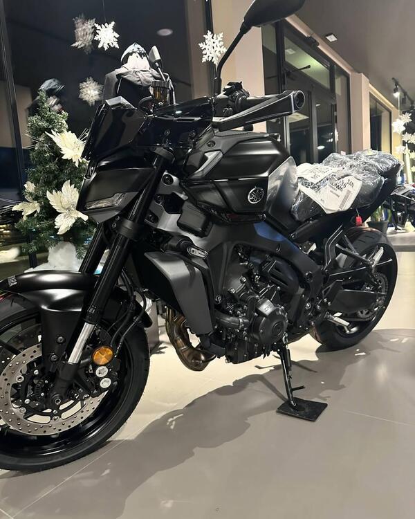 Yamaha MT-09 Y-AMT (2024 - 25) (3)