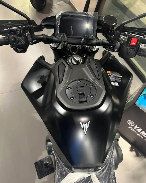 Yamaha MT-09 Y-AMT (2024 - 25) (4)