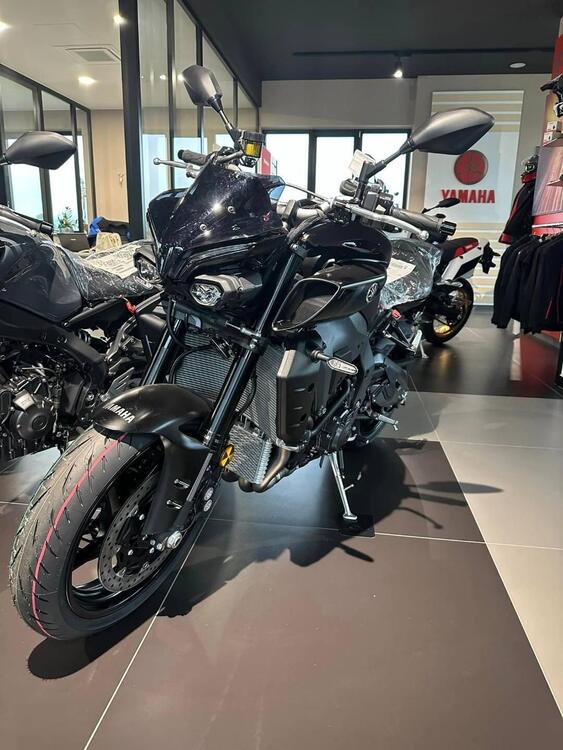 Yamaha MT-10 (2022 - 25)