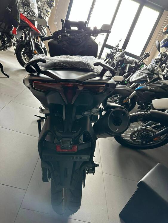 Yamaha T-Max 560 (2022 - 24) (3)