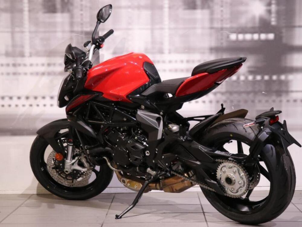 MV Agusta Brutale 800 Rosso (2021 - 23) (2)