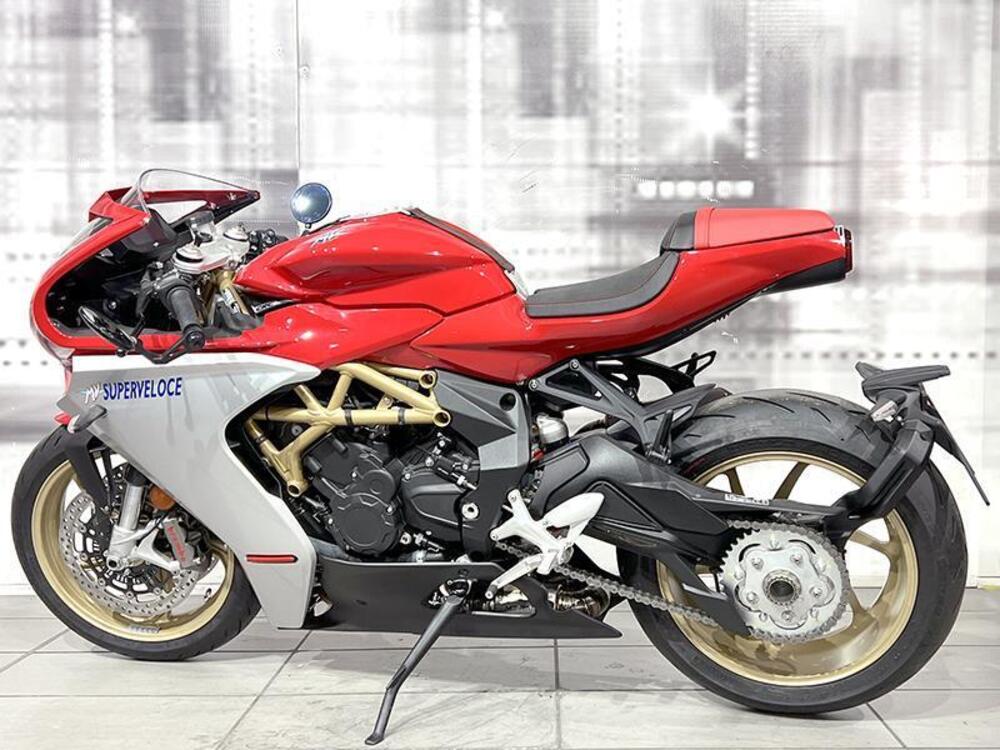 MV Agusta Superveloce 800 (2021 - 25) (2)