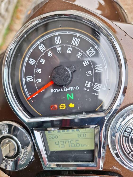 Royal Enfield Classic 350 (2021 - 25) (5)