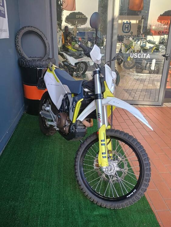 Husqvarna 701 Enduro (2023 - 25) (4)