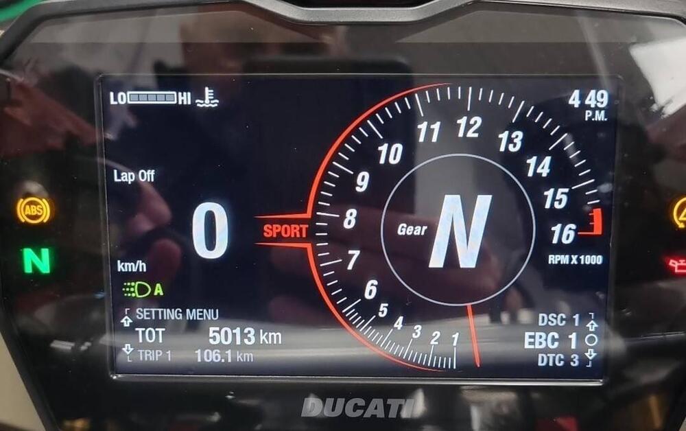 Ducati Panigale V4 S (2022 - 24) (4)