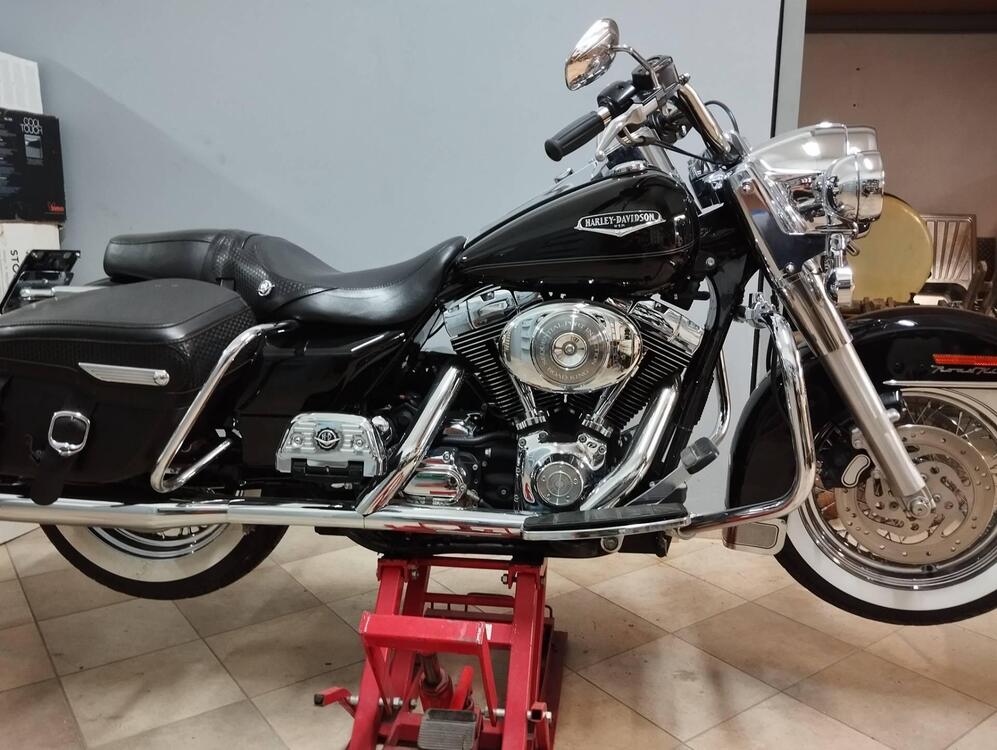 Harley-Davidson 1450 Road King Classic (2006 - 07) - FLHRCI