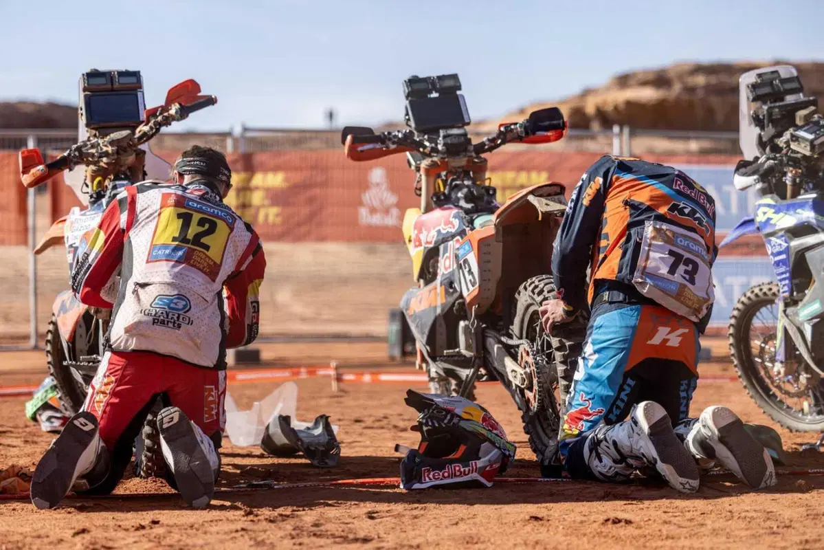 Dakar 2025. T5, Si chiude la Marathon e la prima parte della Dakar. In testa Sanders, KTM, e Lategan, Toyota [VIDEO] (32)