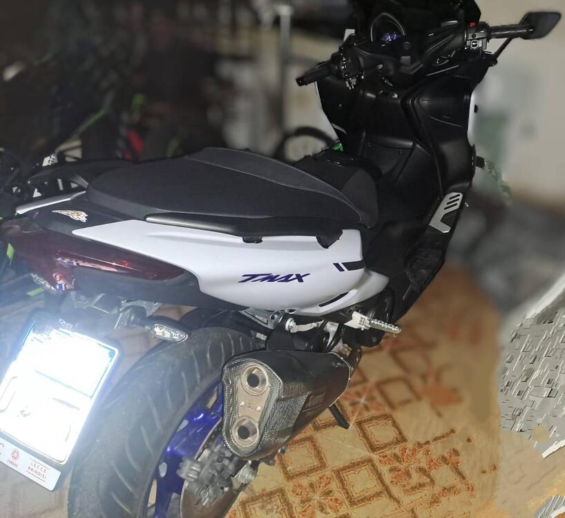 Yamaha T-Max 560 (2022 - 24) (4)