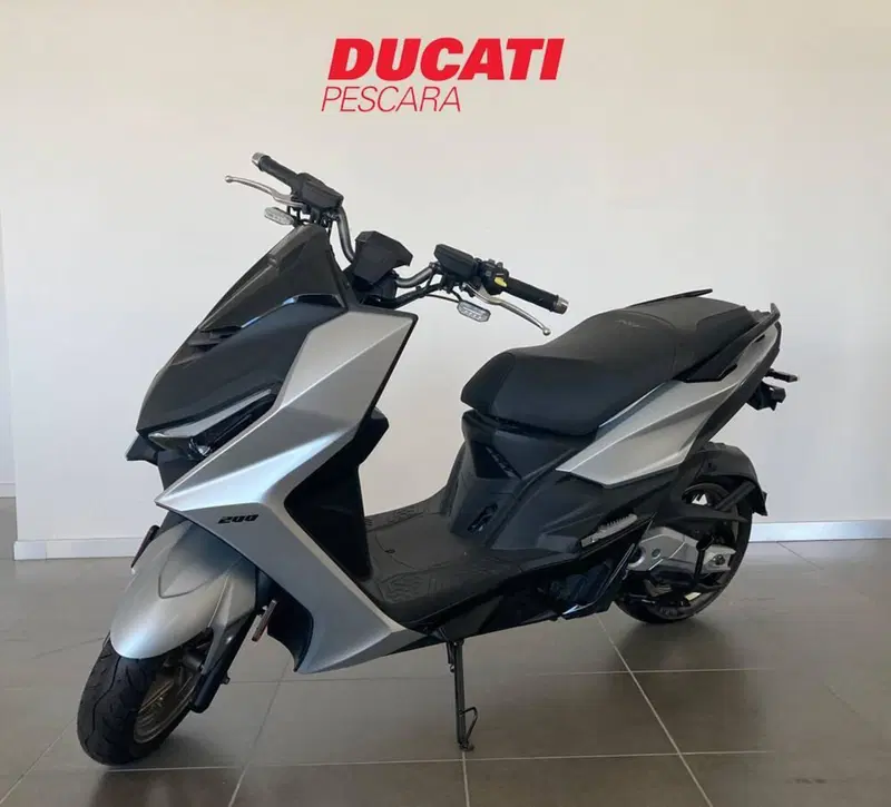 Kymco KRV 200 (2023 - 26) (3)