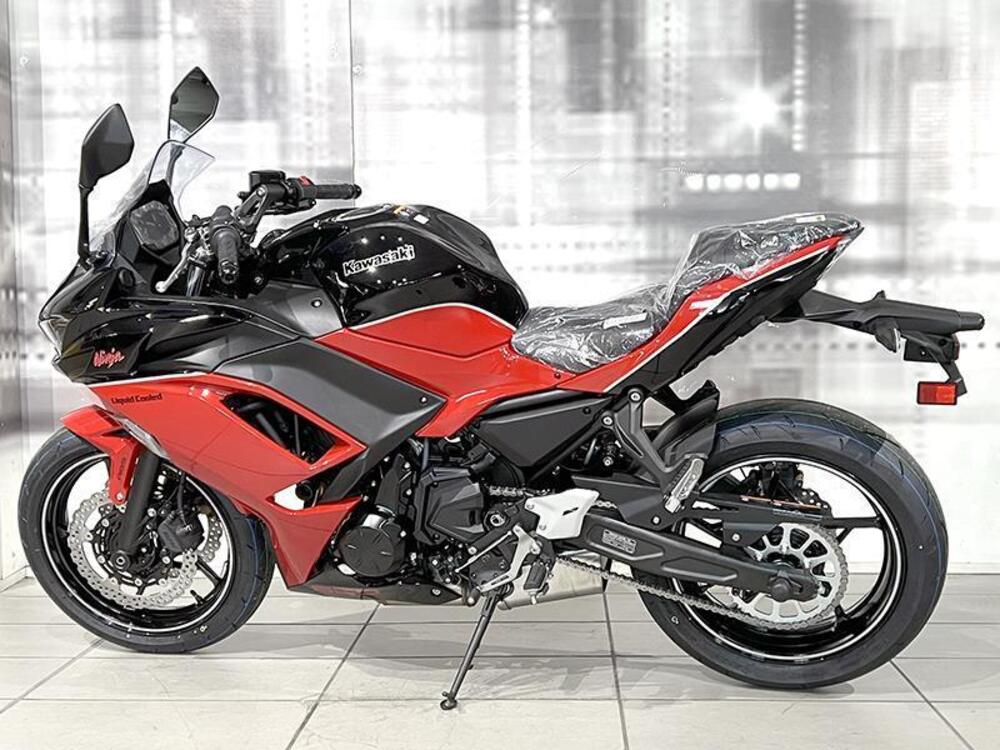 Kawasaki Ninja 650 40th Anniversary Edition (2024) (2)