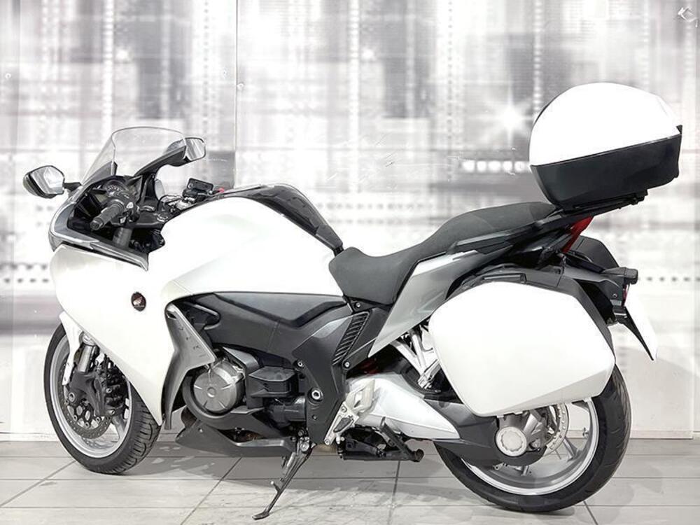 Honda VFR 1200 F ABS (2009 - 16) (2)