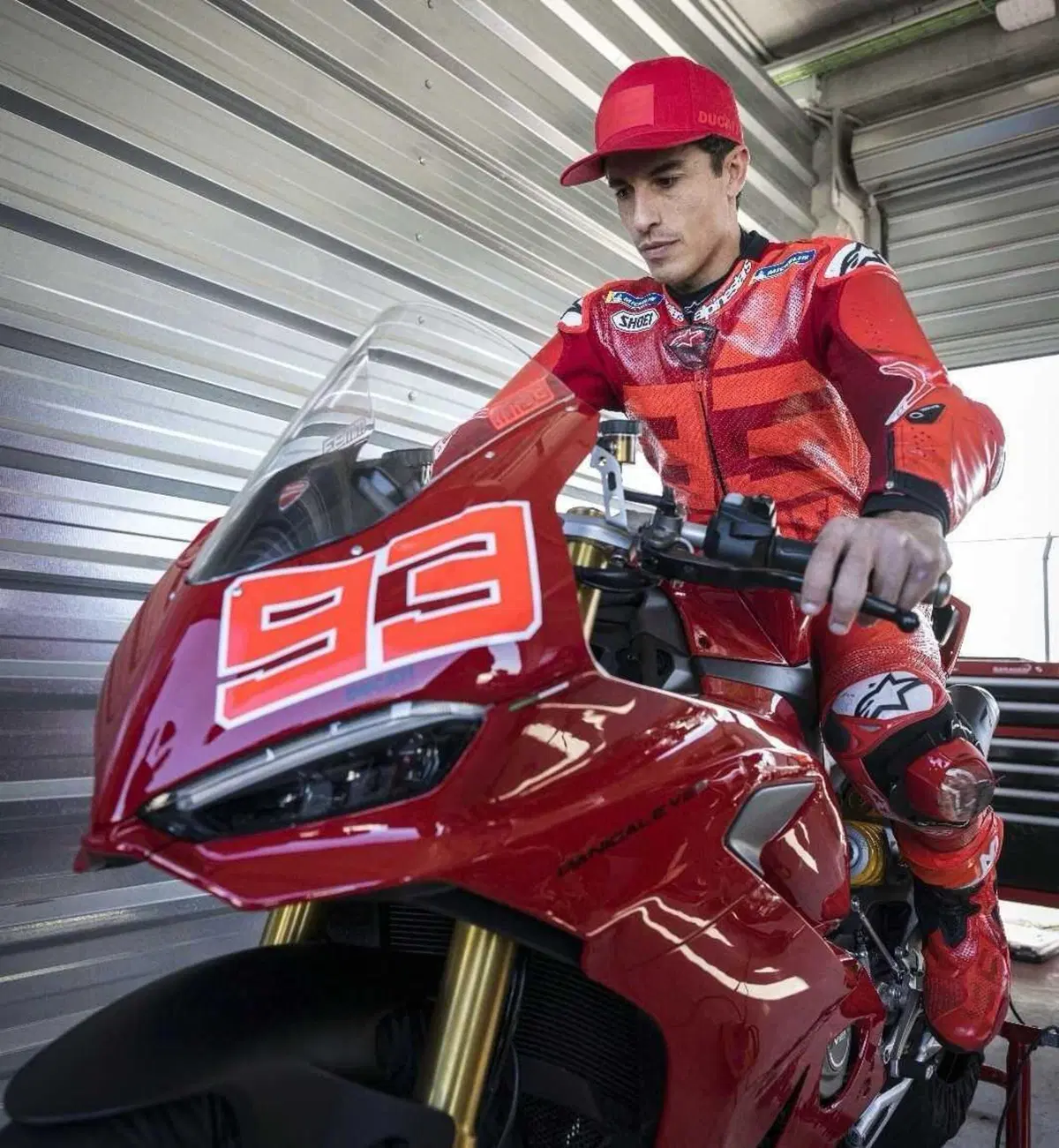 Marc Marquez debutta in sella alla nuova Panigale V2. Ed è già record (4)