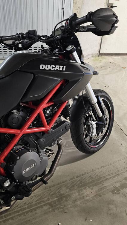 Ducati Hypermotard 796 (2012) (5)