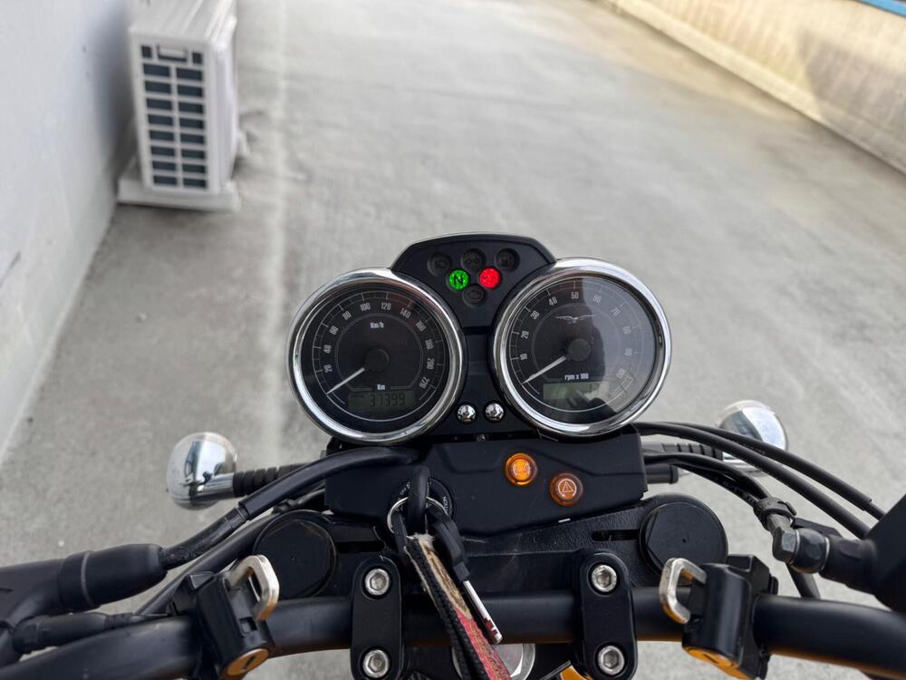 Moto Guzzi V7 II Stone (2015 - 17) (3)