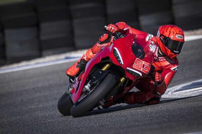 Marc Marquez debutta in sella alla nuova Panigale V2. Ed &egrave; gi&agrave; record