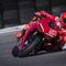 Marc Marquez debutta in sella alla nuova Panigale V2. Ed è già record