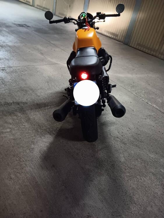 Moto Guzzi V7 III Stone (2017 - 20) (3)