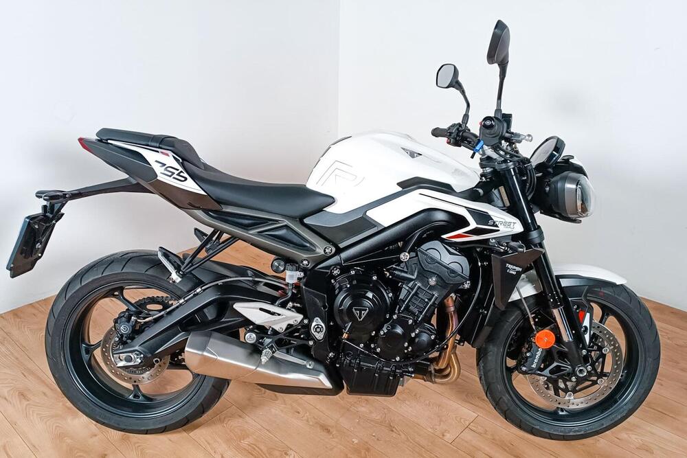 Triumph Street Triple 765 R (2023 - 25)