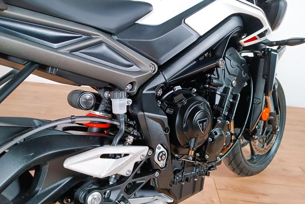 Triumph Street Triple 765 R (2023 - 25) (4)