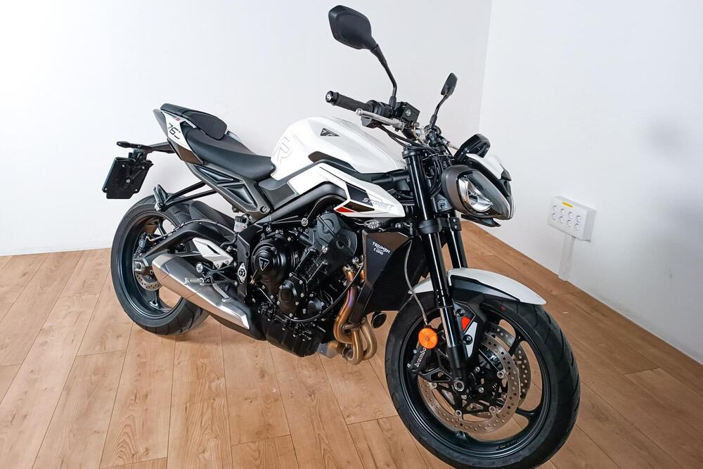 Triumph Street Triple 765 R (2023 - 25) (2)