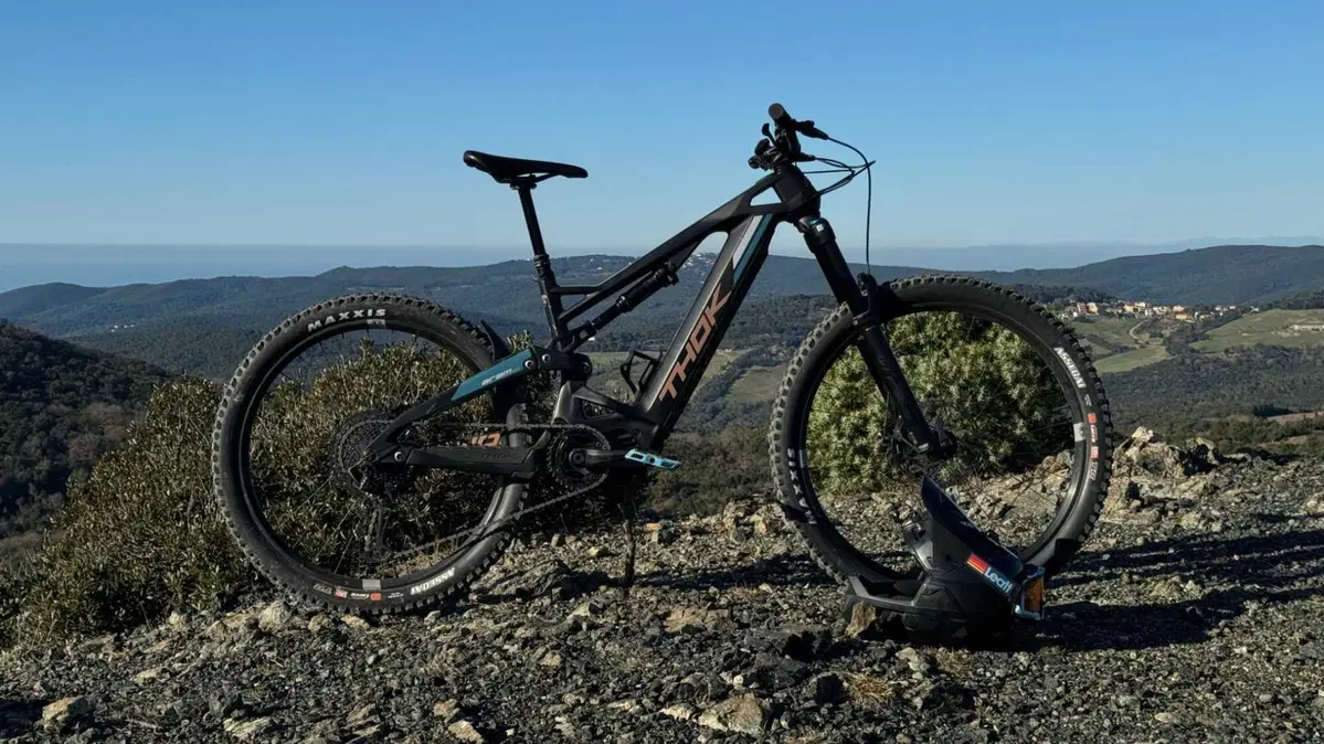 La prima bici al mondo in cui puoi scegliere il motore. Thok GRAM: Shimano o ASKOLL? [VIDEO]