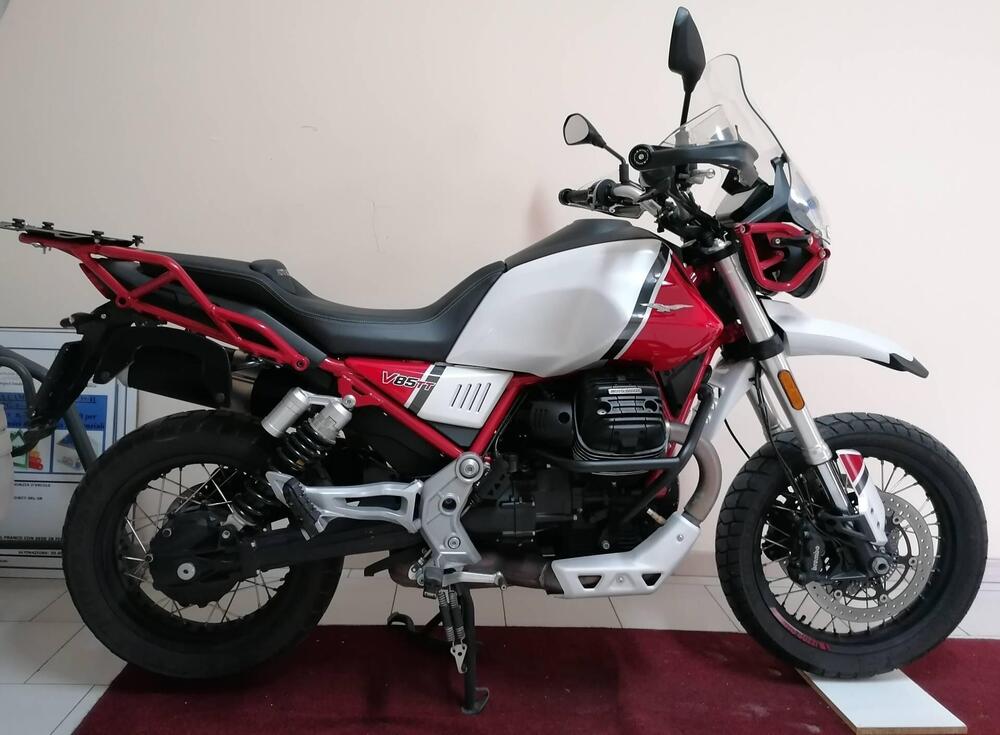 Moto Guzzi V85 TT Evocative Graphics (2019 - 20)