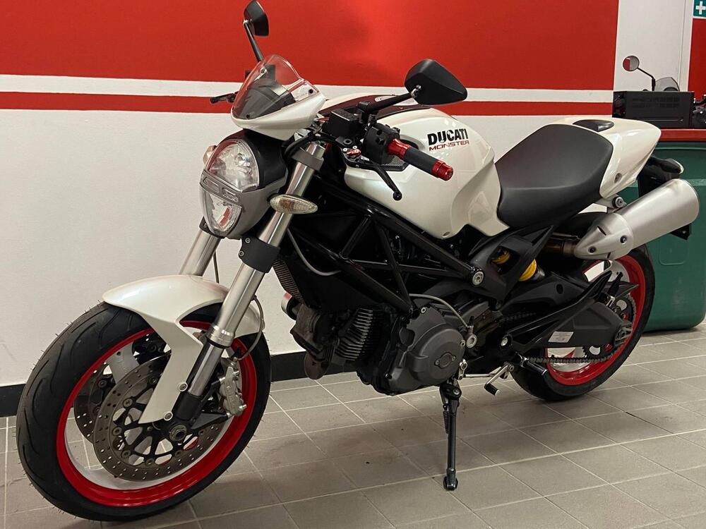 Ducati Monster 696 Plus (2007 - 14) (2)