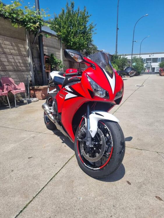 Honda CBR 1000 RR Fireblade (2012 - 16) (2)