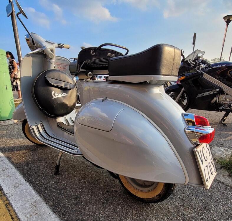 Vespa 125 2 serie (2)