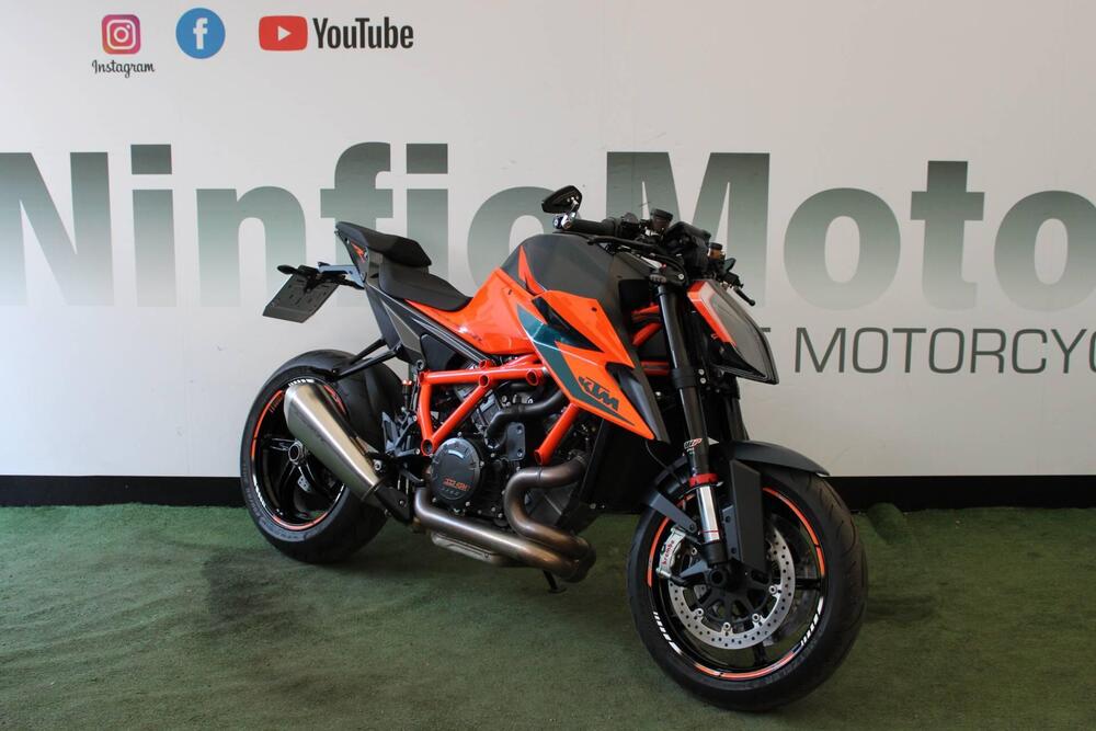 KTM 1290 Super Duke R (2020) (2)