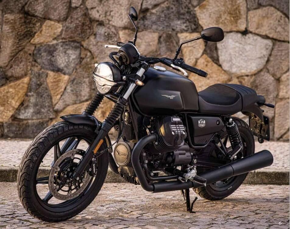 Moto Guzzi V7 Stone (2021 - 24) (3)